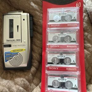 Olympus Pearlcorder J300 Portable Microcassette Recorder